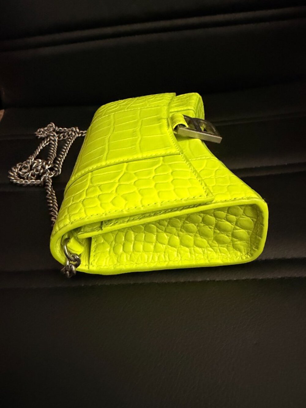 Balenciaga Hourglass Wallet On Chain - Picture 4 of 12